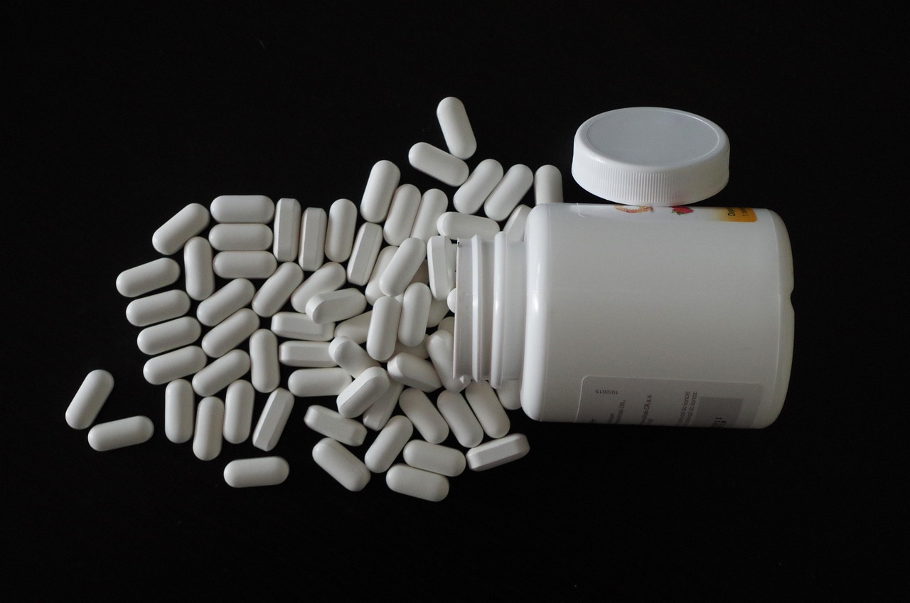 pills, pharmacy, ill, disease, vitamins, multivitamin